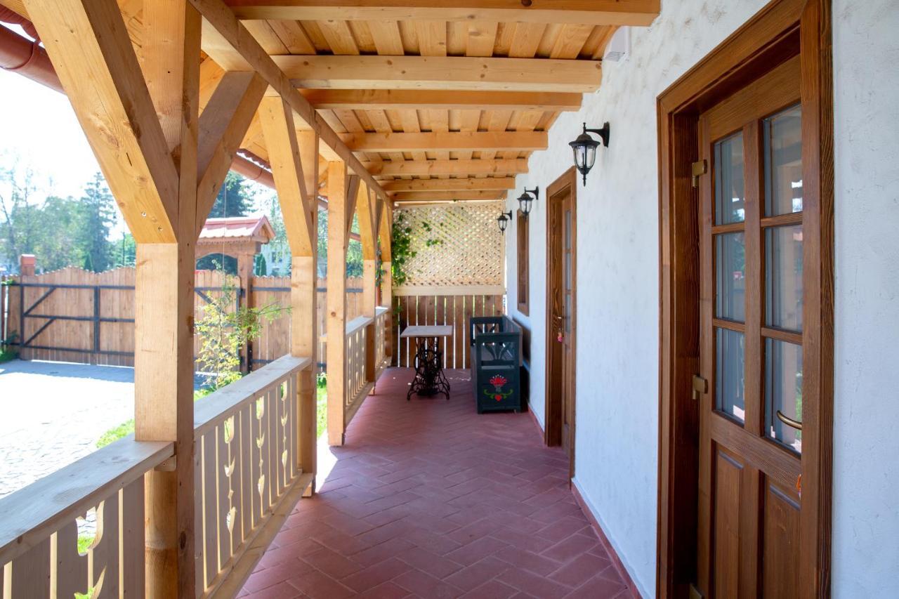 Pepi Vendeghaz - Casa De Oaspeti Pepi Joseni  Exteriér fotografie