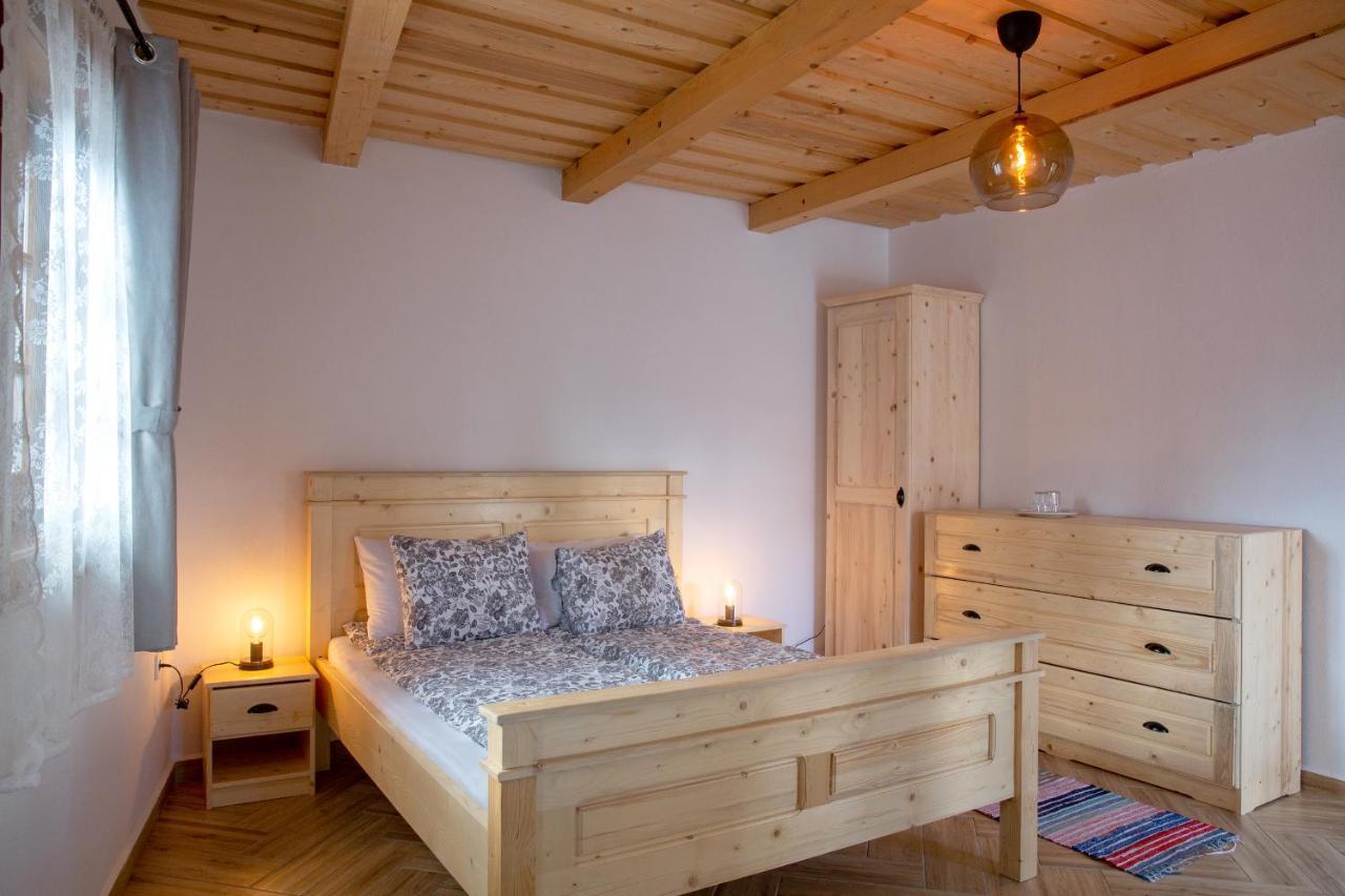 Pepi Vendeghaz - Casa De Oaspeti Pepi Joseni  Exteriér fotografie