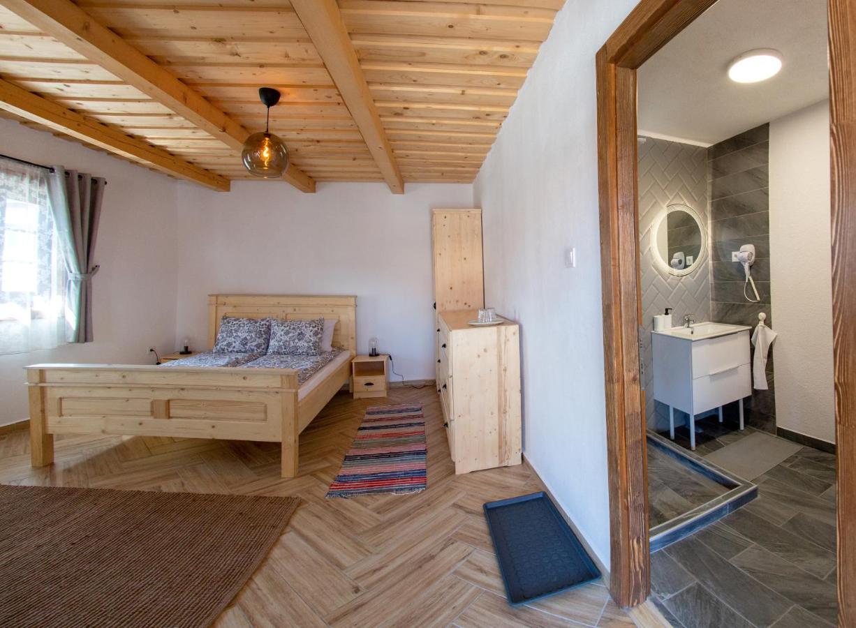 Pepi Vendeghaz - Casa De Oaspeti Pepi Joseni  Exteriér fotografie