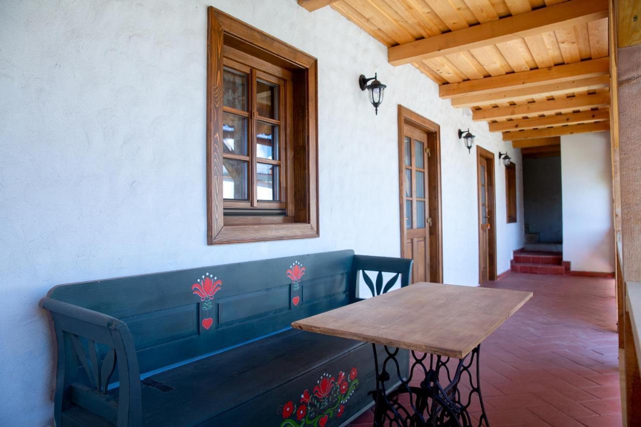 Pepi Vendeghaz - Casa De Oaspeti Pepi Joseni  Exteriér fotografie
